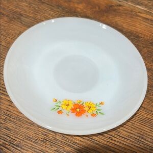 Vintage Anchor Hocking Fire King‎ milk glass saucer